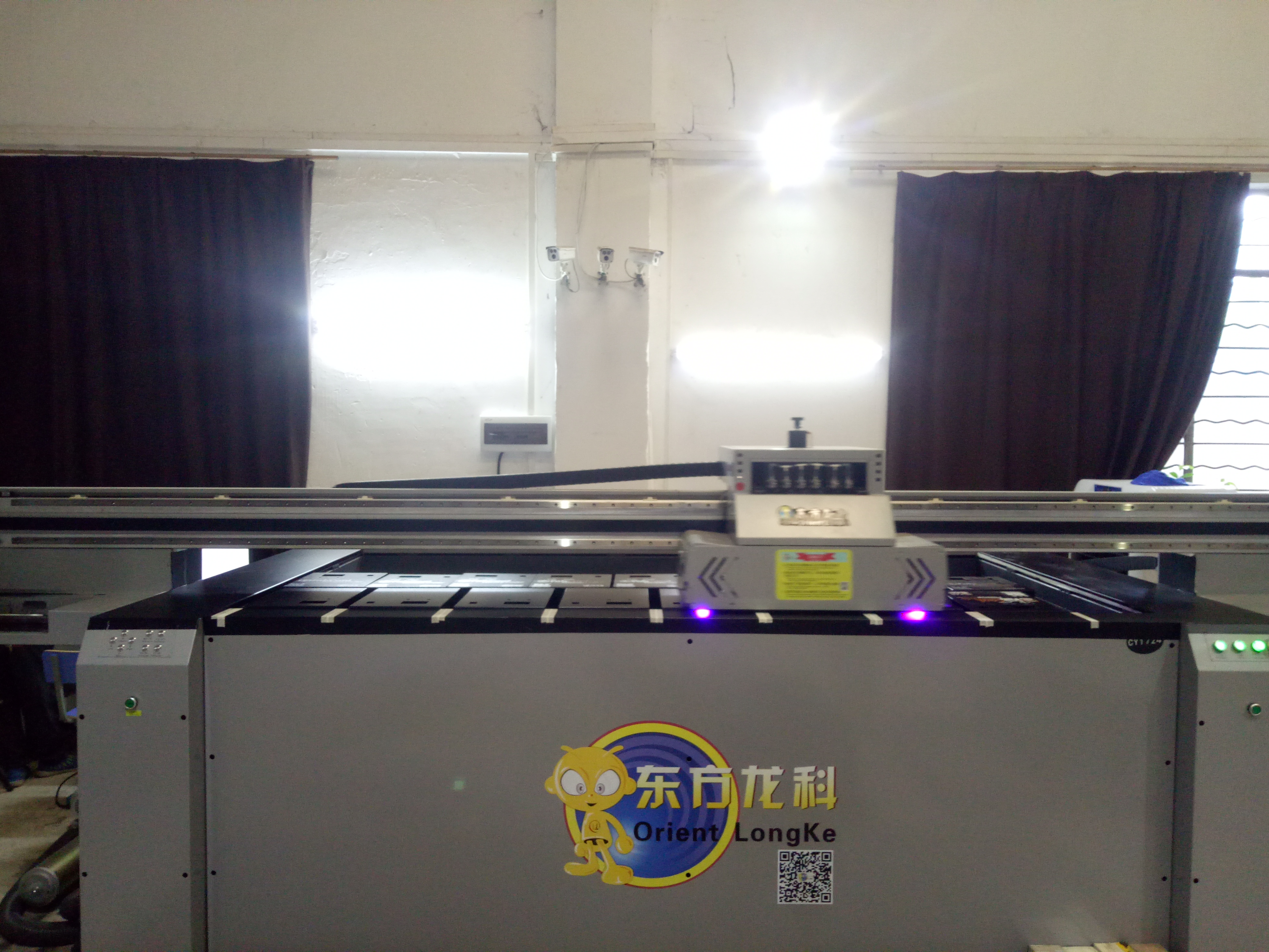 UV平板打印機(jī)多少價格才合適？